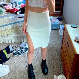 Cute body con slit skirt
